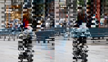 E-Roller sind oft zu schnell unterwegs, die Fahrer zu jung – ein Nationalrat will die Regeln verschärfen