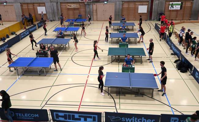Neue Disziplin am Spielturnier: Spannende Matches an der Tischtennisplatte