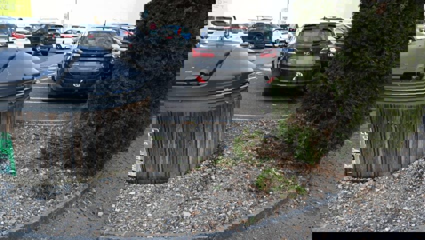  Der Mann beabsichtigte links in die Volksgartenstrasse einzubiegen. 