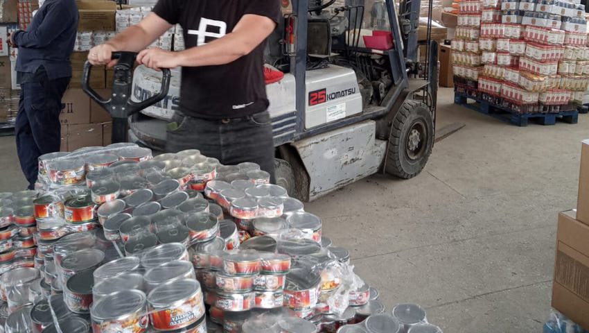  Umladen von Lebensmitteln aus Rumänien für den Transport in den Raum Odessa. 