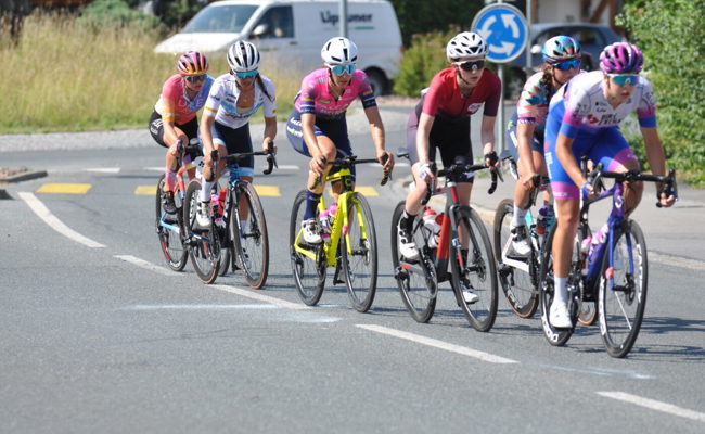 Tour de Suisse: Die Damen brausten unter der sengenden Sonne durch die Region