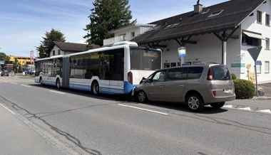 Betrunkener Autofahrer rammt Linienbus – Führerschein weg