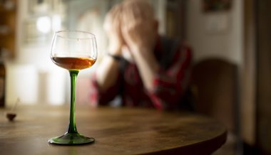 Vom Weisswein zum Eistee – so fand ein Ostschweizer den Weg aus der Alkoholsucht im Alter