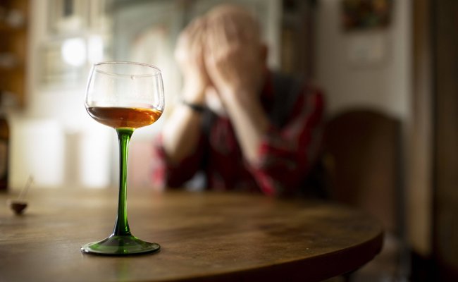 Vom Weisswein zum Eistee – so fand ein Ostschweizer den Weg aus der Alkoholsucht im Alter