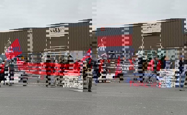 Swisspur-Mitarbeitende protestieren gegen zu niedrige Löhne und unfaire Kündigungen – CEO streitet Vorwürfe ab