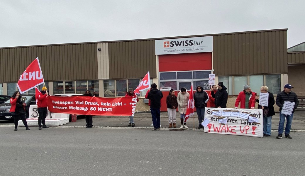 Swisspur-Mitarbeitende protestieren gegen zu niedrige Löhne und unfaire Kündigungen – CEO streitet Vorwürfe ab