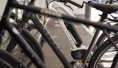 Mann verletzt sich in Triesen bei einem Unfall mit einem Elektrofahrrad