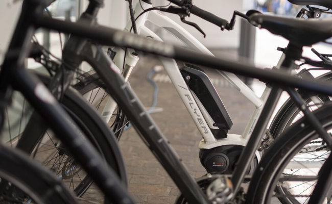 Mann verletzt sich in Triesen bei einem Unfall mit einem Elektrofahrrad