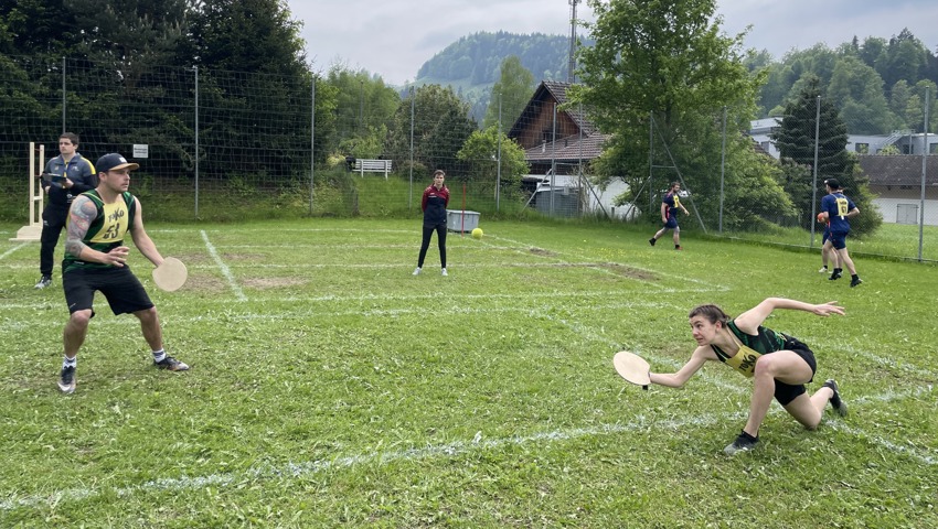 Kampf um jeden Ball im Fachtest Allround. Kampf um jeden Ball im Fachtest Allround.
