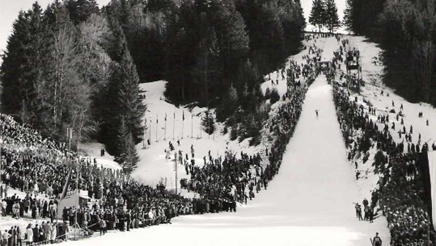  Die Skisprungveranstaltungen zogen früher im Toggenburg ein enormes Publikum an. Wie am internationalen Skispringen in Unterwasser im Januar 1961.