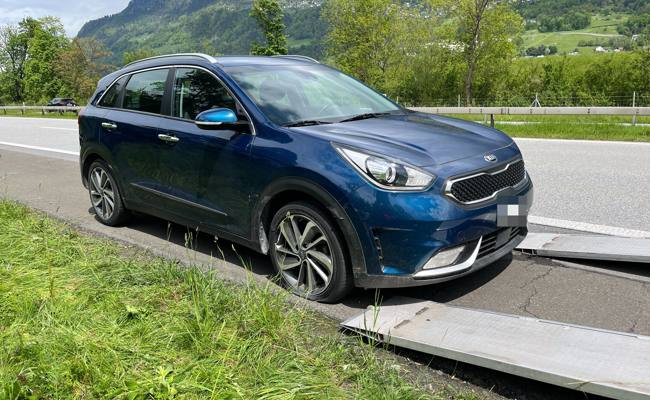 Abschrankung auf A13 gestreift: Alkoholisierter Autofahrer muss Ausweis abgeben