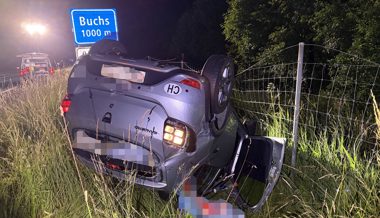 Kontrolle verloren: Auto überschlägt sich auf A13