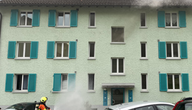Brand in Kellerabteil: Person mit Rauchvergiftung in Spital gebracht