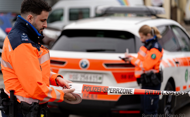 Grosseinsatz in Au: Vier verletzte Personen gefunden