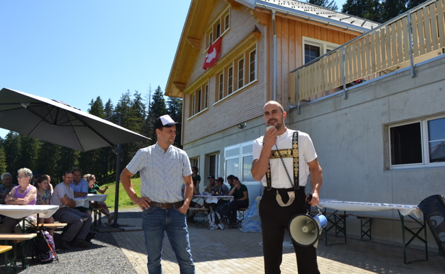 Von neuer Alpkäserei begeistert