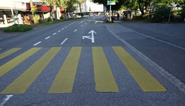 Beim Einspuren kam es zum Zusammenprall zwischen Auto und Velo