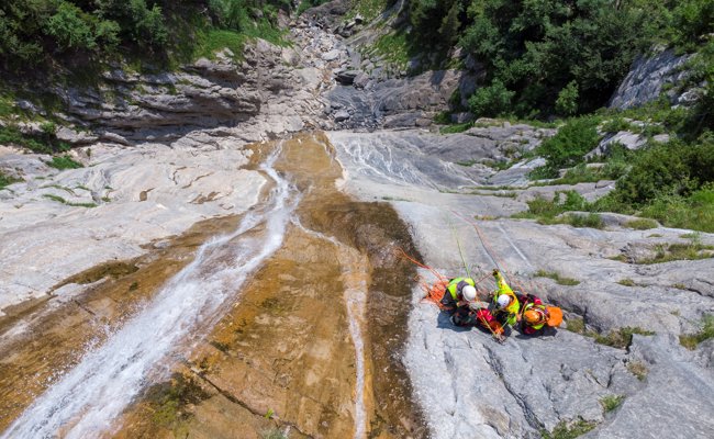 Canyoningretter übten im schroffen Gelände für den Ernstfall