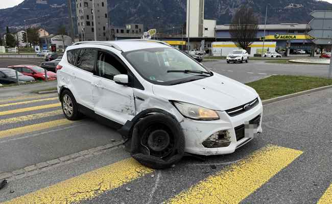 Betrunkene Autofahrt endet auf Fussgängerinsel
