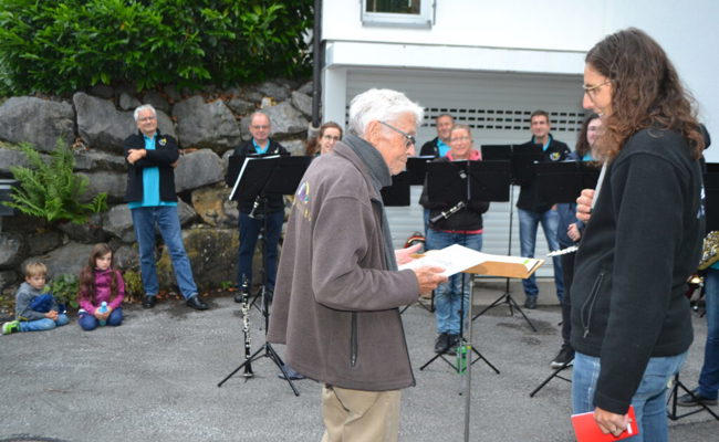 Klaus Forster – ein Dirigent alter Schule: Bürgermusik verabschiedet langjährigen Vizedirigent