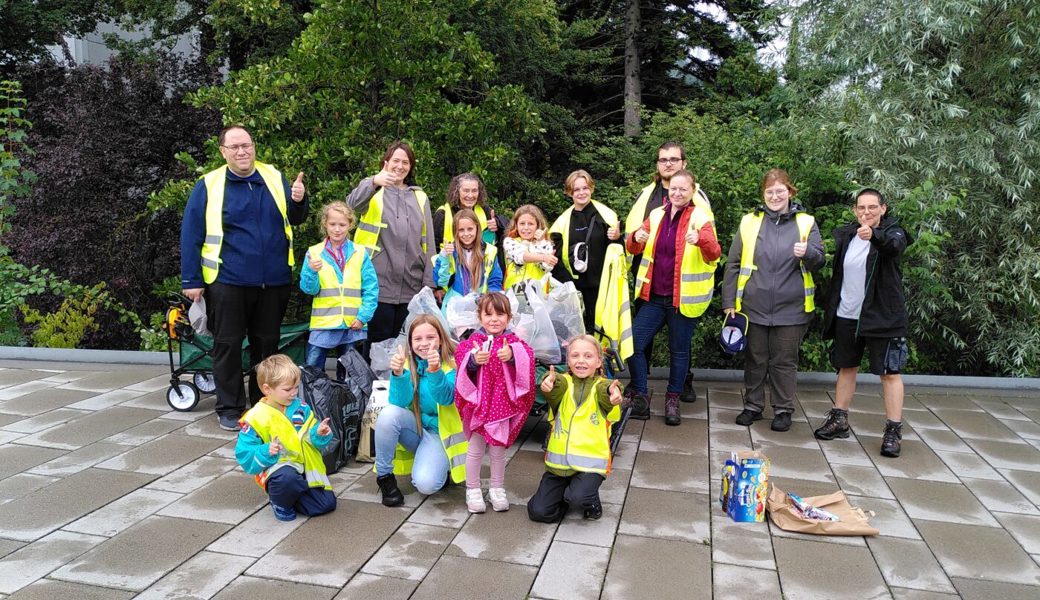  15 engagierte Sammlerinnen und Sammler nahmen an der Aktion teil. 