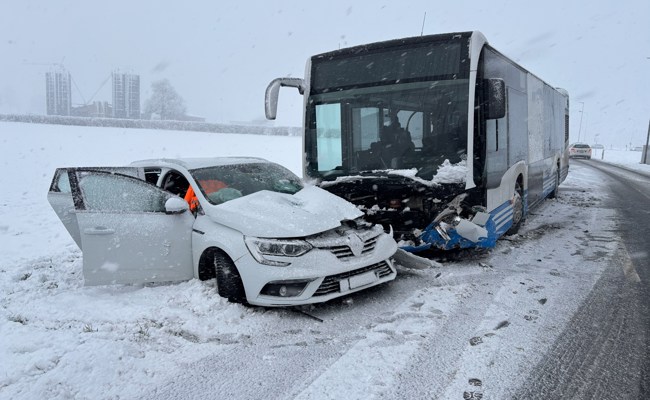 Winterchaos: Schnee sorgt für rund 55 Verkehrsunfälle