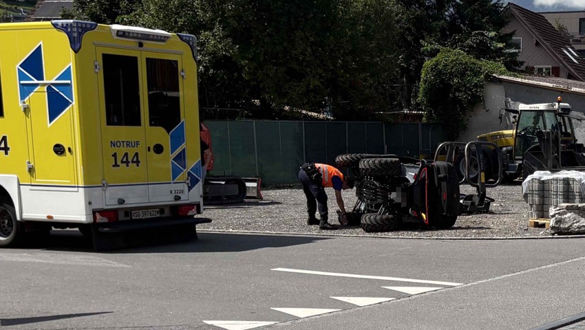 Der Rettungsdienst brachte den 58-Jährigen nach der medizinischen Erstversorgung ins Spital.