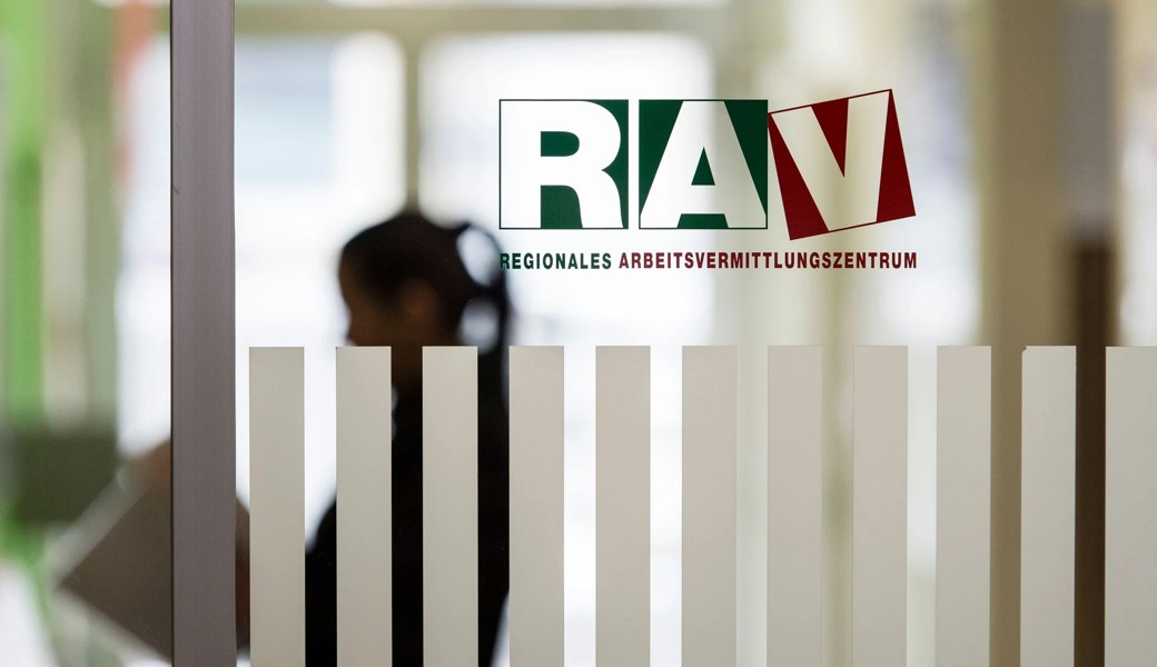 Mehreren Dutzend Mitarbeiterinnen und Mitarbeitern droht der Gang aufs RAV.