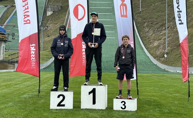 Ronny Dürr springt zweimal auf den zweiten Platz