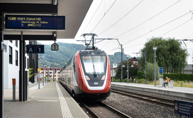 Wie sich die Rheintallinie bewährt – und warum im Kanton St.Gallen ein ÖV-Abbau droht