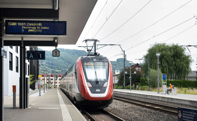 Wie sich die Rheintallinie bewährt – und warum im Kanton St.Gallen ein ÖV-Abbau droht