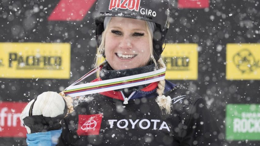  Am 5. Februar 2019 sicherte sich Julie Zogg in Park City (USA) ihre erste WM-Goldmedaille im Parallelslalom. 