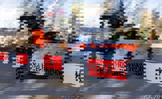 Fenstersturz: Junge Frau tödlich verletzt