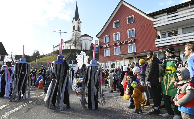 Fünfzigundeine Geschichte und eine Konfettischlacht