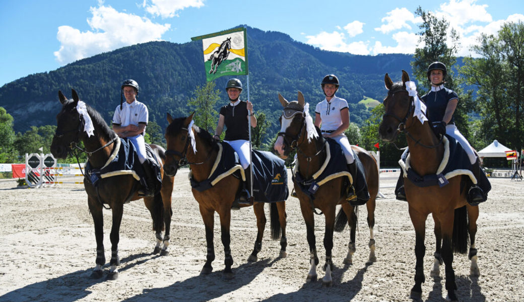 Die Equipe des Reitvereins Werdenberg gewann die OKV-Cup-Qualifikation in Maienfeld (von links): Matthias Hutter, Marion Fluri, Alexandra Oettli und Marina Dutler. 