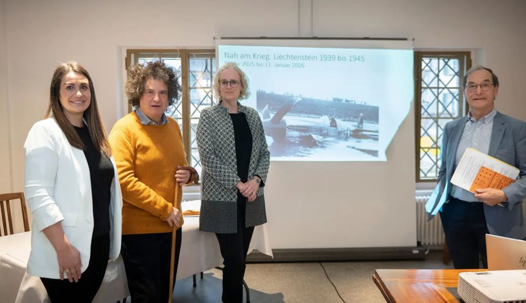 Gemeinsam an die Weltkriegszeit im Rheintal erinnern wollen die Museumsverantwortlichen Sonja Arnold (Altstätten), Hanno Loewy (Hohenems) sowie Andrea Kauer Loens und Peter Geiger (Vaduz).