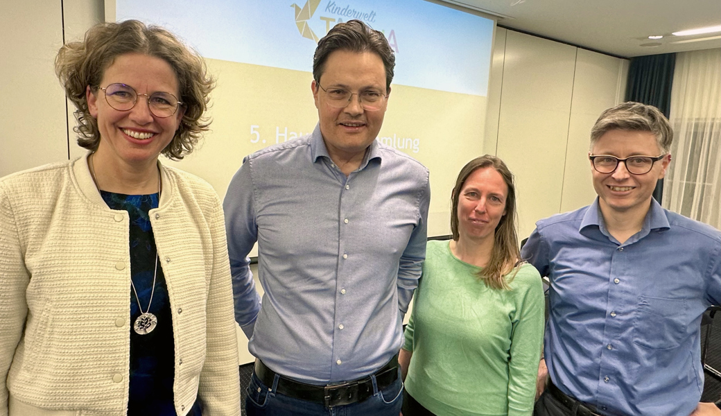 Von links: Edith Kohler (Präsidentin Kinderwelt Tamina), Christian Ranacher (Hilti Group), Barbara Tonn (Geschäftsleiterin Kinderwelt Tamina), Andreas Signer (Finanzen Kinderwelt Tamina).