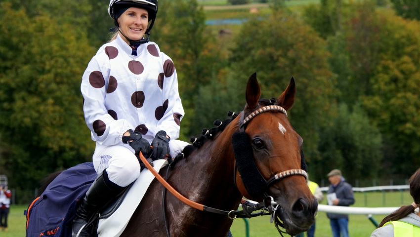 Heimsieg: Ginas Lion mit Yvonne Donzé Sattel für den Jeninser Stall Rossriet.