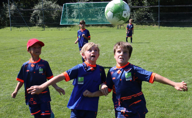 Fünf Tage im Zeichen des runden Leders: Technik verfeinern und Spass haben