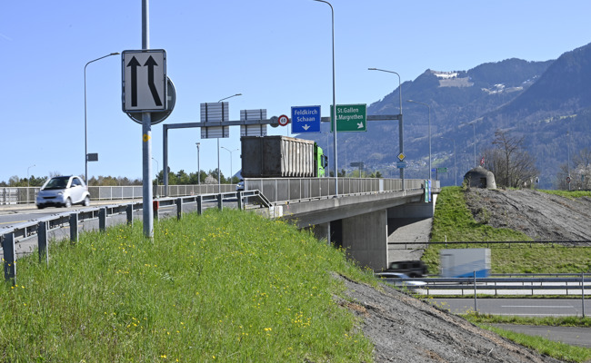 Hilfsbrücke am Anschluss Buchs: Baustart am kommenden Montag