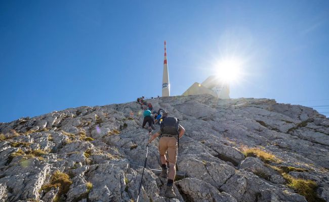 Selfies am Abgrund, Pyros und Turnschuhe: Der Wahnsinn an der Himmelsleiter zum Säntis