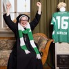 Fan-Schal über dem Ordenskleid: Diese Äbtissin feuert den FCSG an