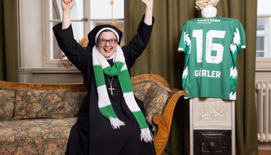 Fan-Schal über dem Ordenskleid: Diese Äbtissin feuert den FCSG an