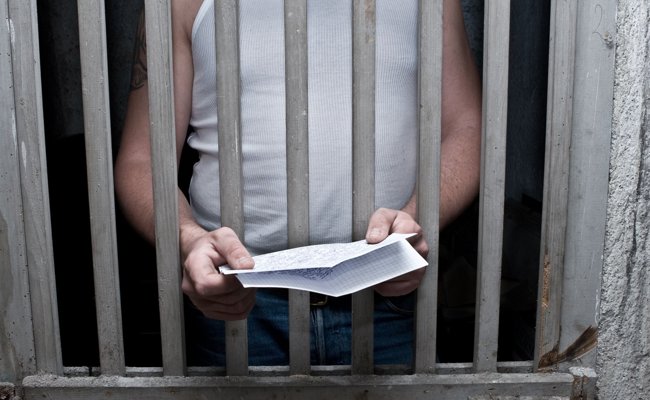 Zwischen Zelle und Zuneigung: Wie Freundschaften trotz Gefängnismauern entstehen