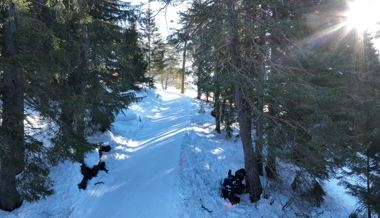 Arbeiter mit Quad auf Schlittelbahn verunfallt – einer stirbt