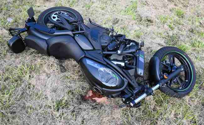 Motorradfahrer stürzt auf Autobahn und verletzt sich schwer