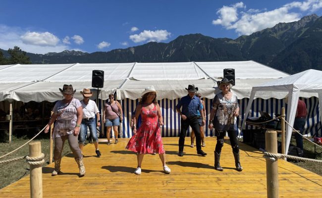 Westernfeeling und grosses Vergnügen am Country-Ranch-Fest auf der Cholau