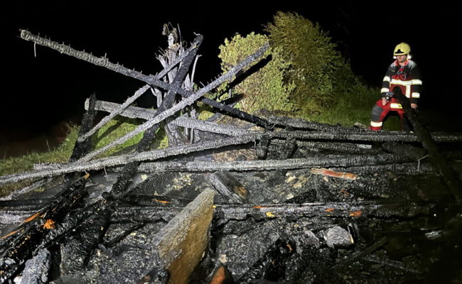 Ein Stall in Nesslau brannte vollständig ab, es kamen keine Tiere zu Schaden