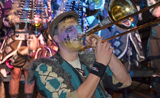 Moosfürz und co. brachten Fünfte Jahreszeit in die Gass