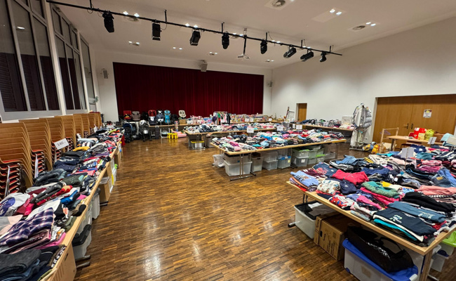 Gelebte Nachhaltigkeit: Dank Börse wird Lebensdauer von Kinderkleidern verlängert