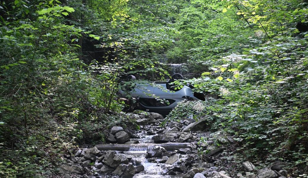 Das Auto konnte erst bei Tageslicht geborgen werden.